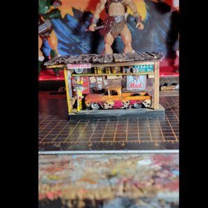 Custom Hotwheels Diorama Mini Service Shop Chevy Custom 62 1/1